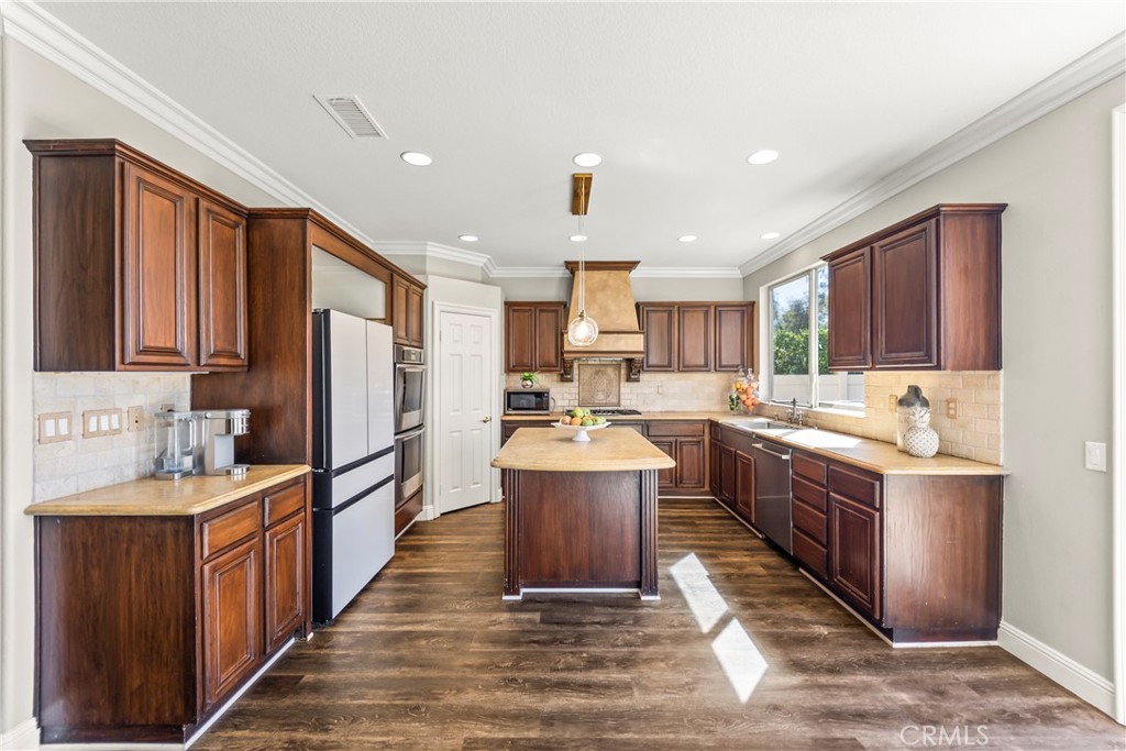 51 Rolling Ridge Rancho Santa Margarita, CA 92688 - Photo 11 of 61 Open kitchen