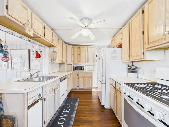 $999,900 | 1140 Succotash Road, Narragansett, RI 02879