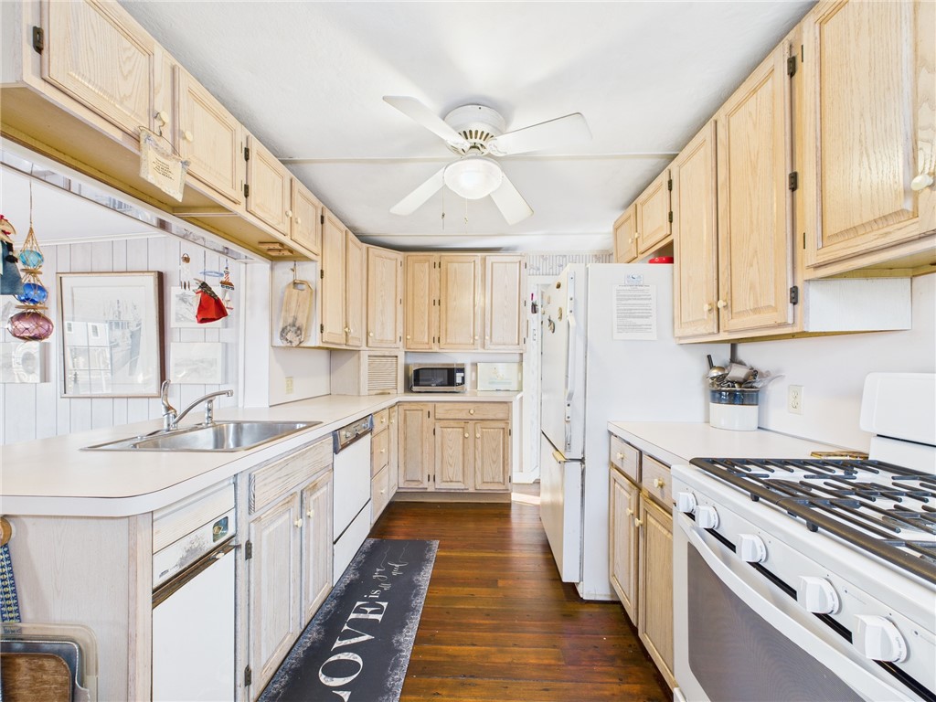 1140 Succotash Road Narragansett, RI 02879 - Photo 14 of 43