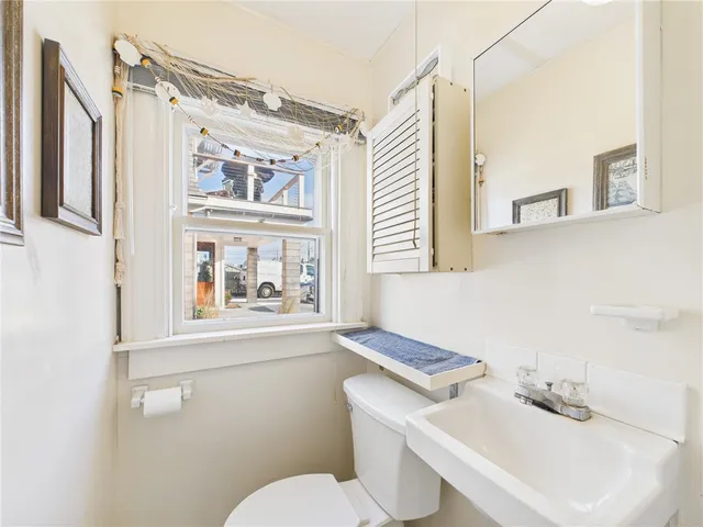 $999,900 | 1140 Succotash Road, Narragansett, RI 02879