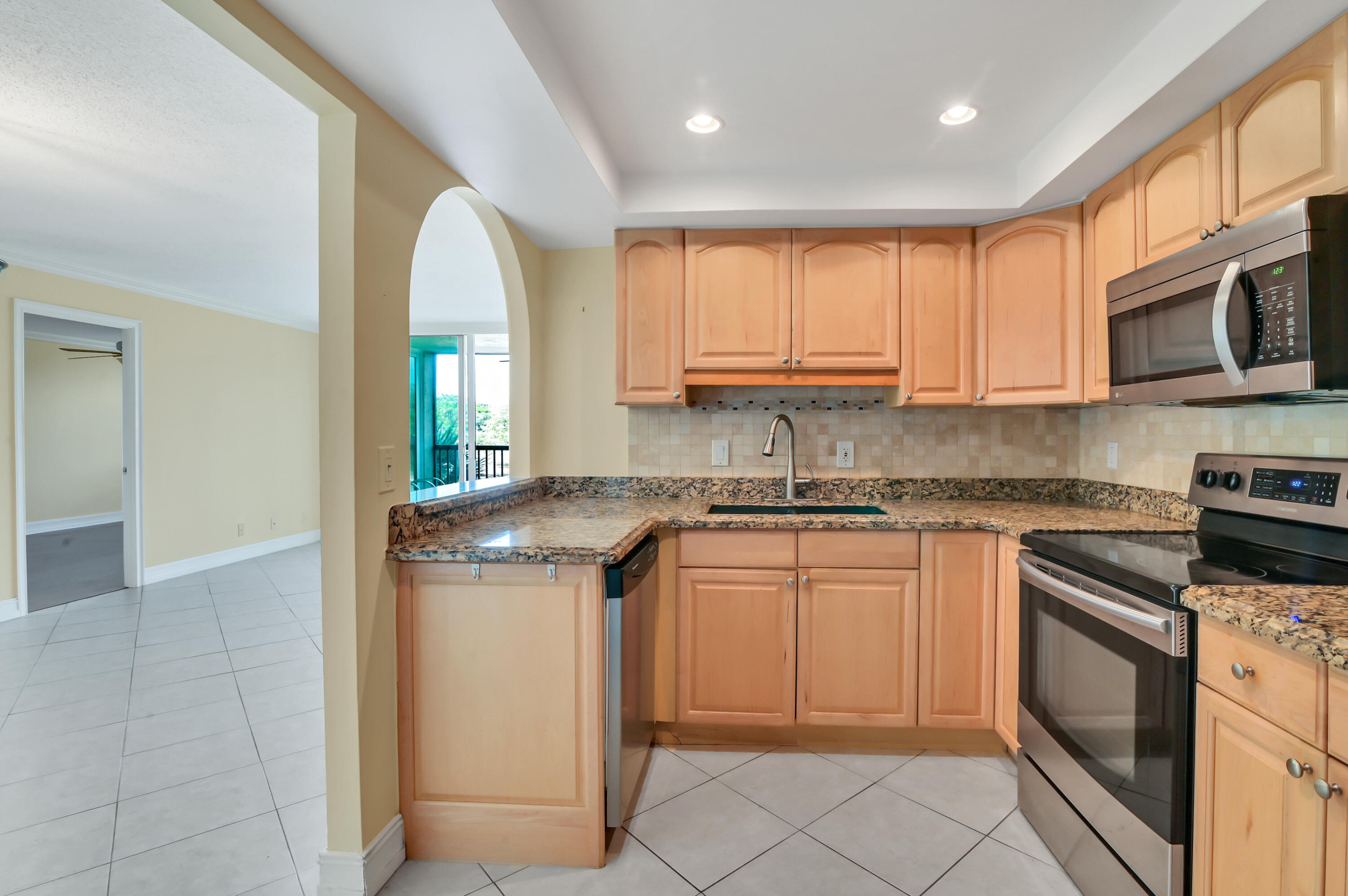 5260 Northwest 2nd Avenue, Unit 301 Boca Raton, FL 33487 - Photo 4 of 39 21 Kitchen 02