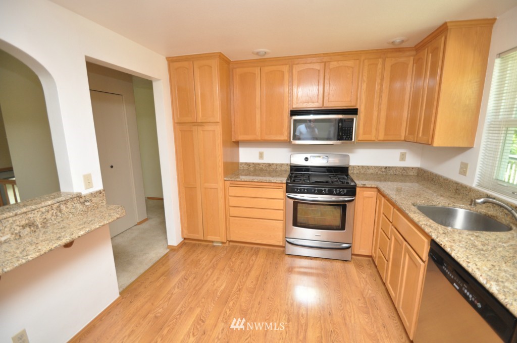 2312 Southeast 21st Street Renton, WA 98055 - Photo 3 of 8