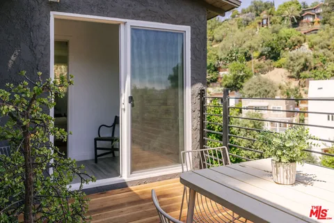 $899,000 | 466 Wren Drive, Los Angeles, CA 90065