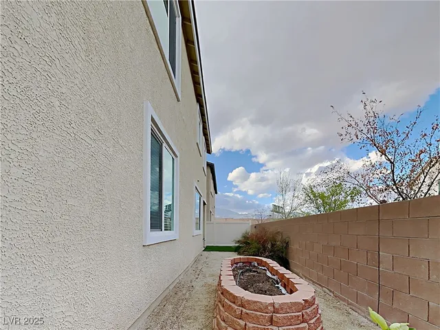 $2,100 | 7160 Ashcroft Street, North Las Vegas, NV 89084