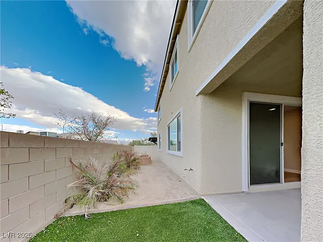 $2,100 | 7160 Ashcroft Street, North Las Vegas, NV 89084