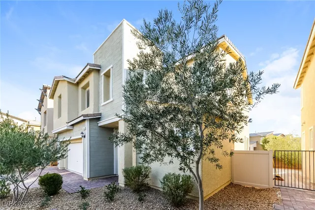 $2,100 | 7160 Ashcroft Street, North Las Vegas, NV 89084