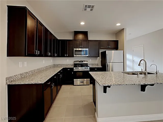 $2,100 | 7160 Ashcroft Street, North Las Vegas, NV 89084