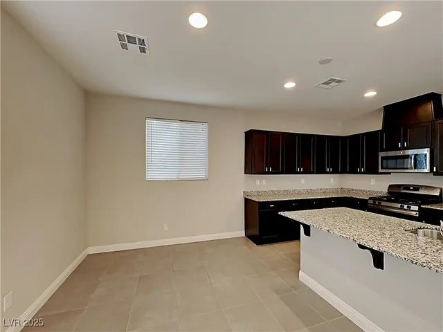 $2,100 | 7160 Ashcroft Street, North Las Vegas, NV 89084