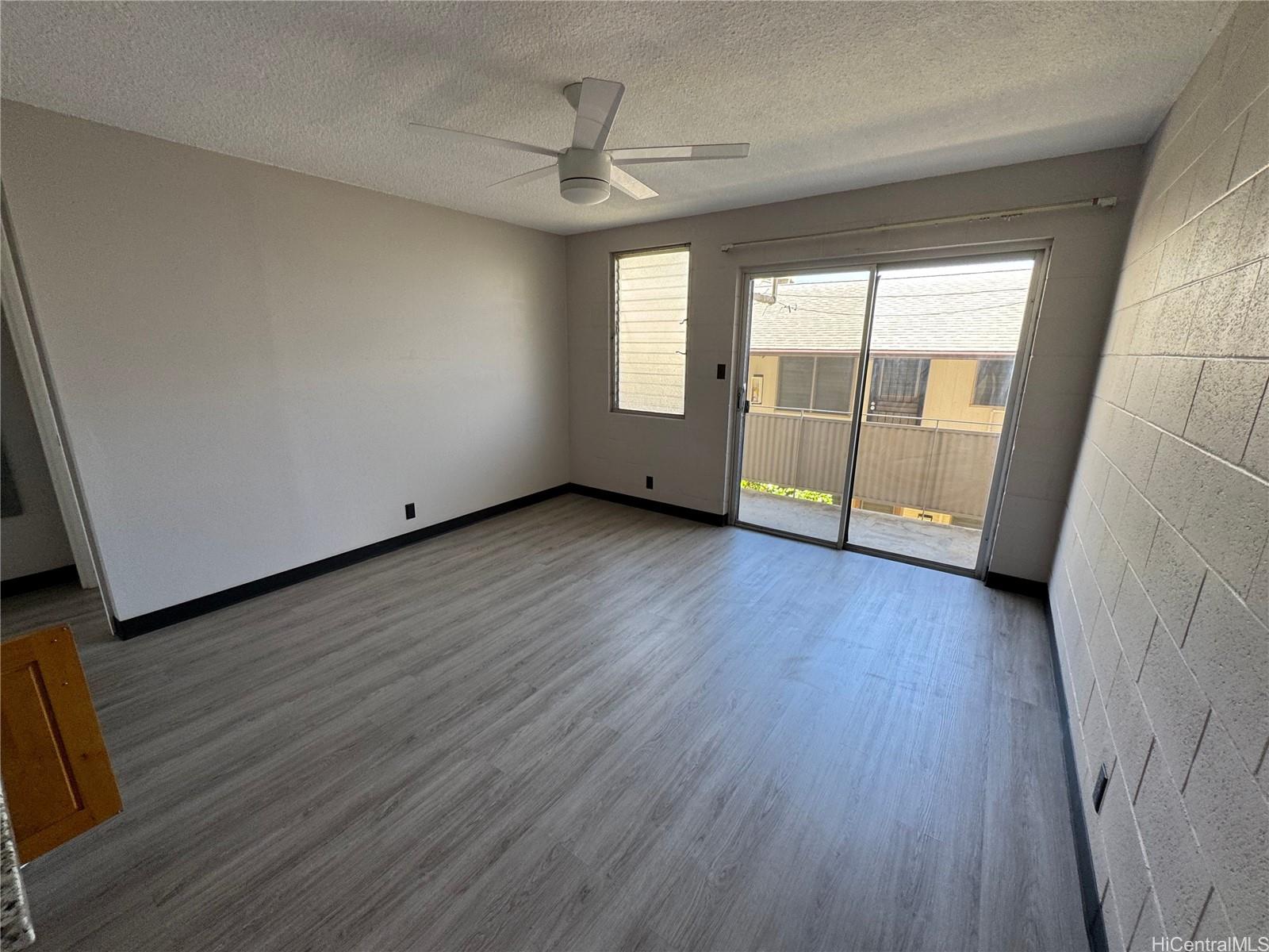 1323 Matlock Avenue Honolulu, HI 96814 - Photo 2 of 7 Unit 3 living room
