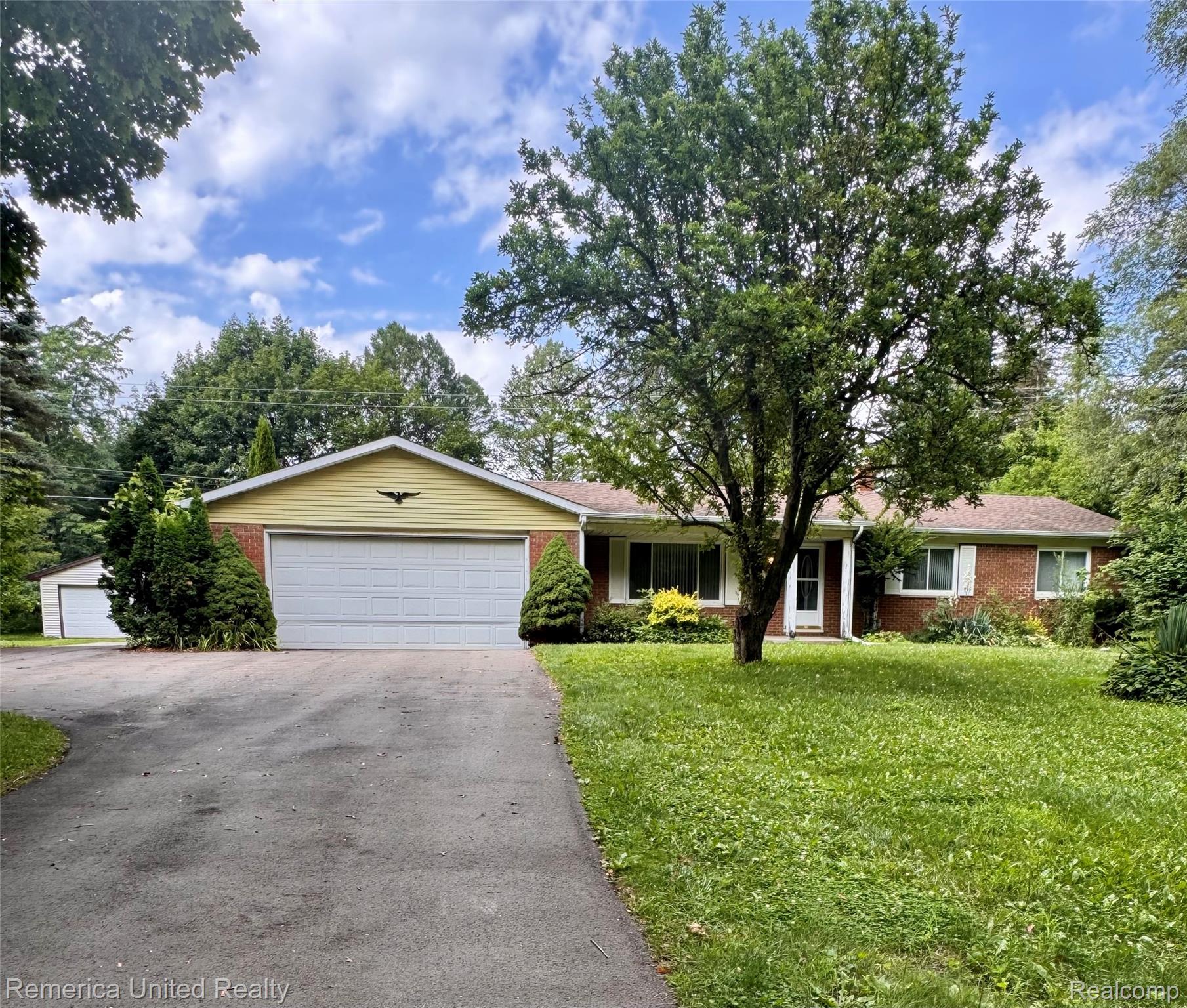 500 Keddle Road Howell, MI 48843 - Photo 1 of 30 1 front2.jpeg