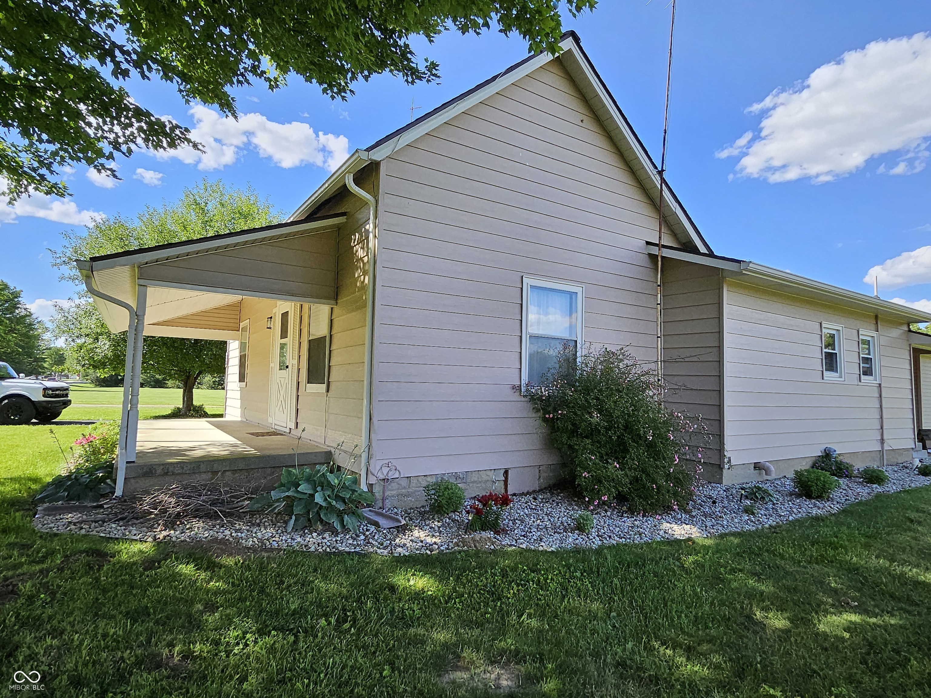 6566 Old State Road 421 Waldron, IN 46182 - Photo 2 of 49