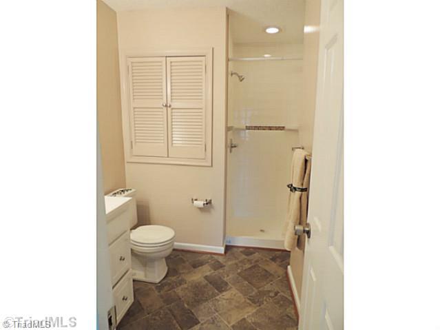 4928 Tower Road, Unit B Greensboro, NC 27410 - Photo 12 of 16 Master Bath/Spa.