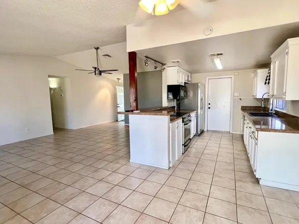 $2,000 | 4427 North 102nd Drive, Phoenix, AZ 85037