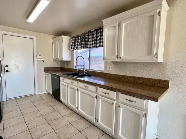 $2,000 | 4427 North 102nd Drive, Phoenix, AZ 85037