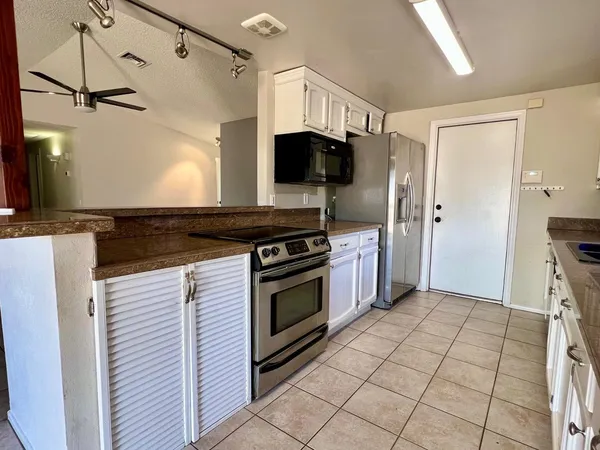 $2,000 | 4427 North 102nd Drive, Phoenix, AZ 85037