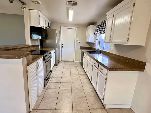 $2,000 | 4427 North 102nd Drive, Phoenix, AZ 85037