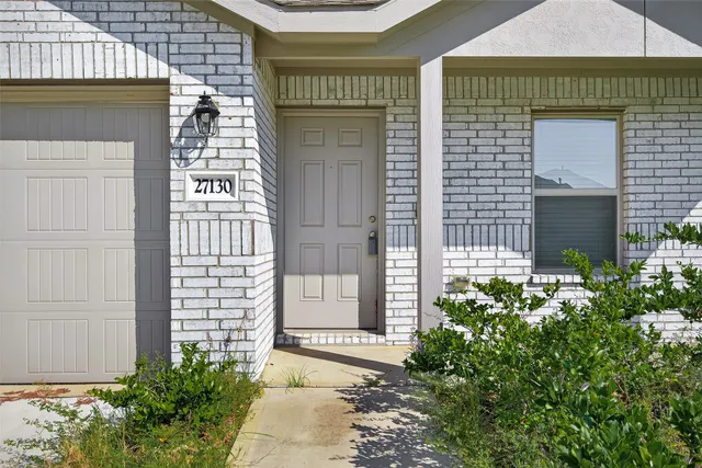 $1,950 | 27130 Breakaway Lane, Katy, TX 77493