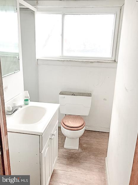 49 Waterview Road Baltimore, MD 21222 - Photo 15 of 21 Bathroom 2