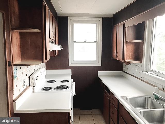 49 Waterview Road Baltimore, MD 21222 - Photo 5 of 21 Kitchen