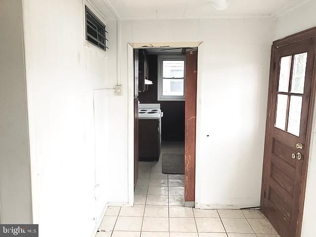 49 Waterview Road Baltimore, MD 21222 - Photo 8 of 21 Mudroom