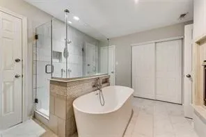 $2,450 | 612 Renee Lane, DeSoto, TX 75115