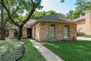 $2,450 | 612 Renee Lane, DeSoto, TX 75115