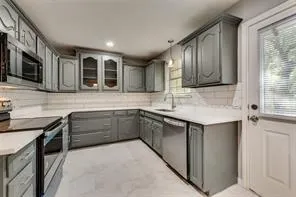 $2,450 | 612 Renee Lane, DeSoto, TX 75115