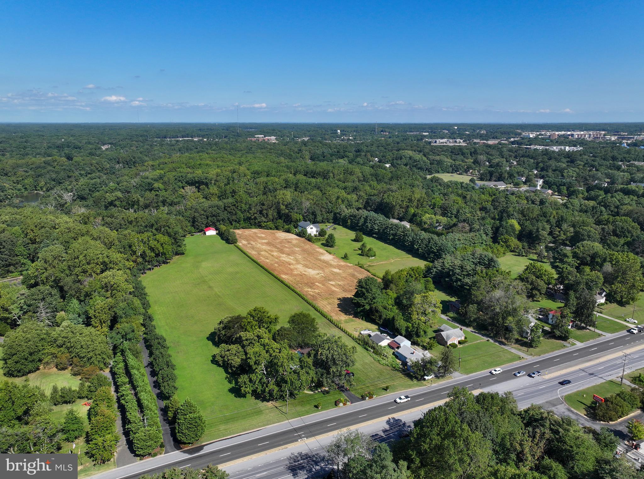 67 Wallace Manor Road Edgewater, MD 21037 - Photo 21 of 36 an aerial view of a residential houses with outdoor space and trees