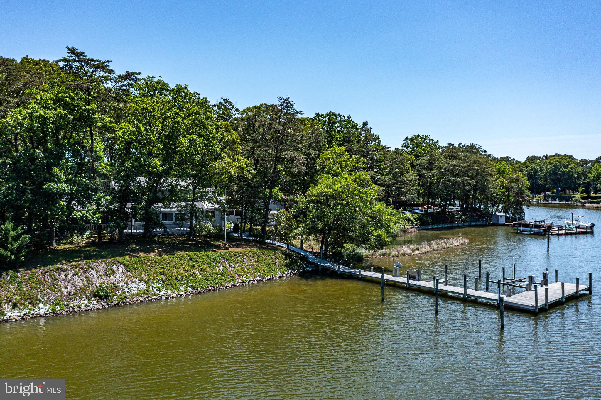 621 Harbor Drive Reedville, VA 22539 - Photo 3 of 77