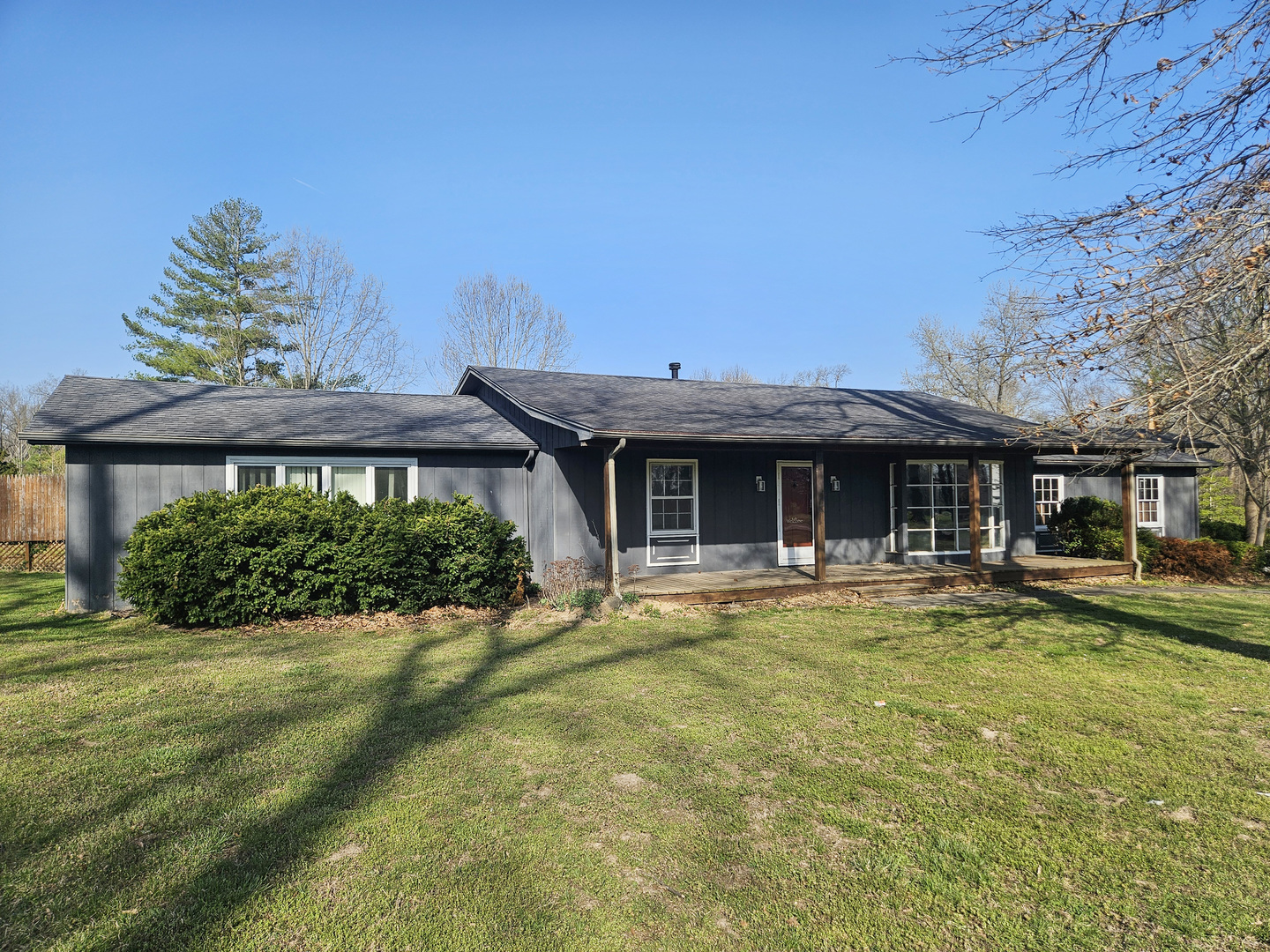 9769 Stuyvesant Street Benton, IL 62812 - Photo 1 of 34
