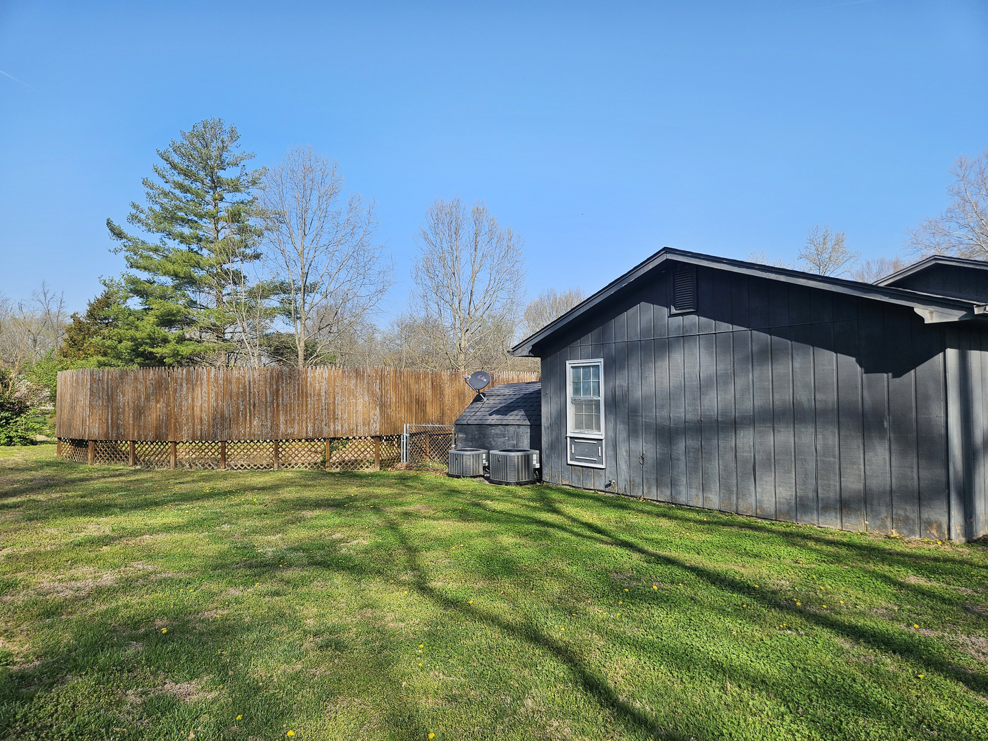 9769 Stuyvesant Street Benton, IL 62812 - Photo 5 of 34