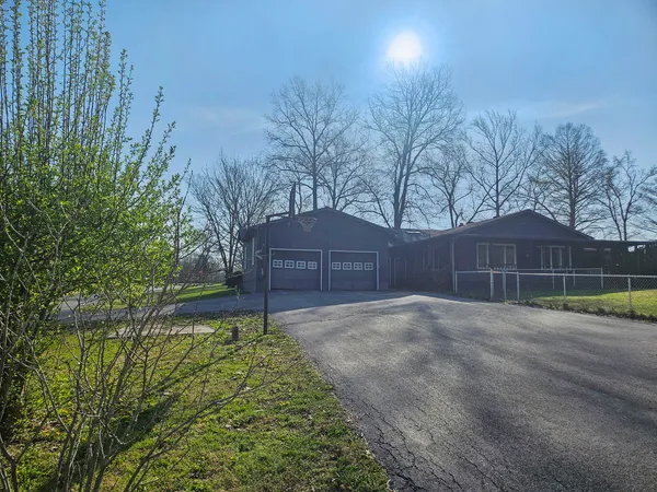 $255,000 | 9769 Stuyvesant Street, Benton, IL 62812