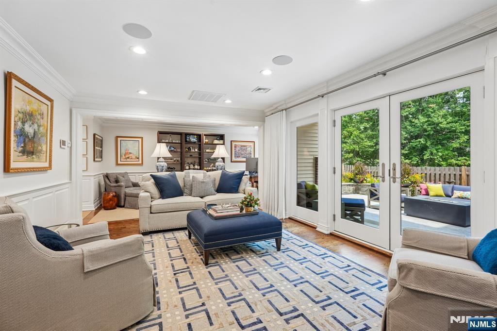 25 Daniel Court Ridgewood, NJ 07450 - Photo 32 of 42 Gallery Image 32