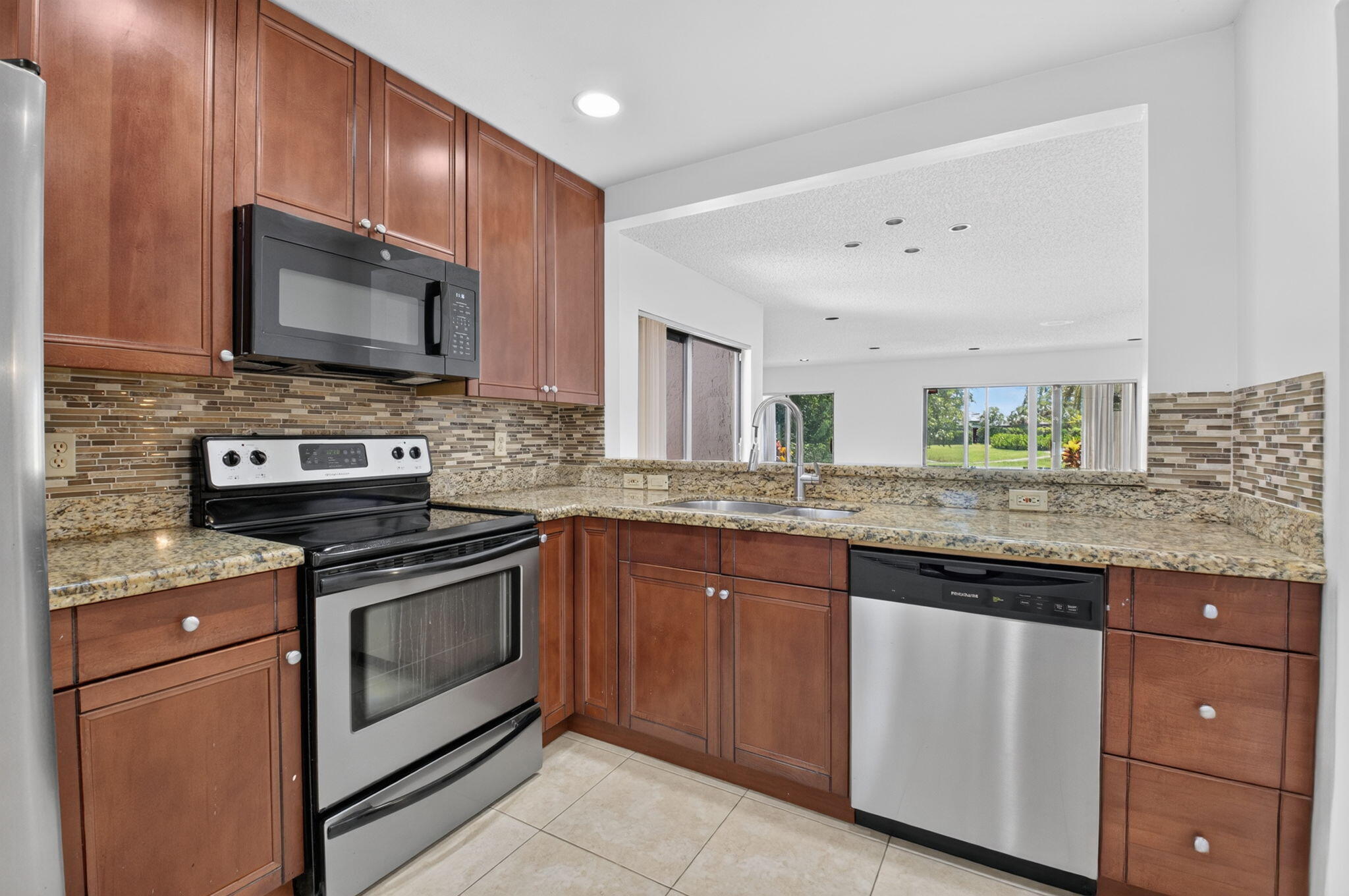 9264 Vista Del Lago, Unit A Boca Raton, FL 33428 - Photo 4 of 48 Kitchen