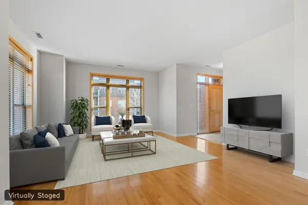 $2,995 | 731 Mercer Street, St. Paul, MN 55102