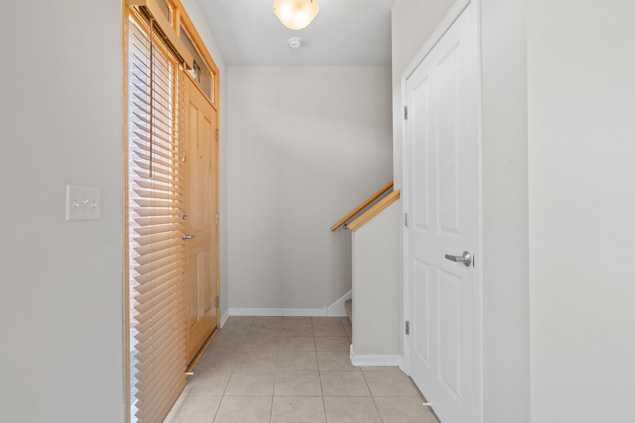 731 Mercer Street St. Paul, MN 55102 - Photo 4 of 39