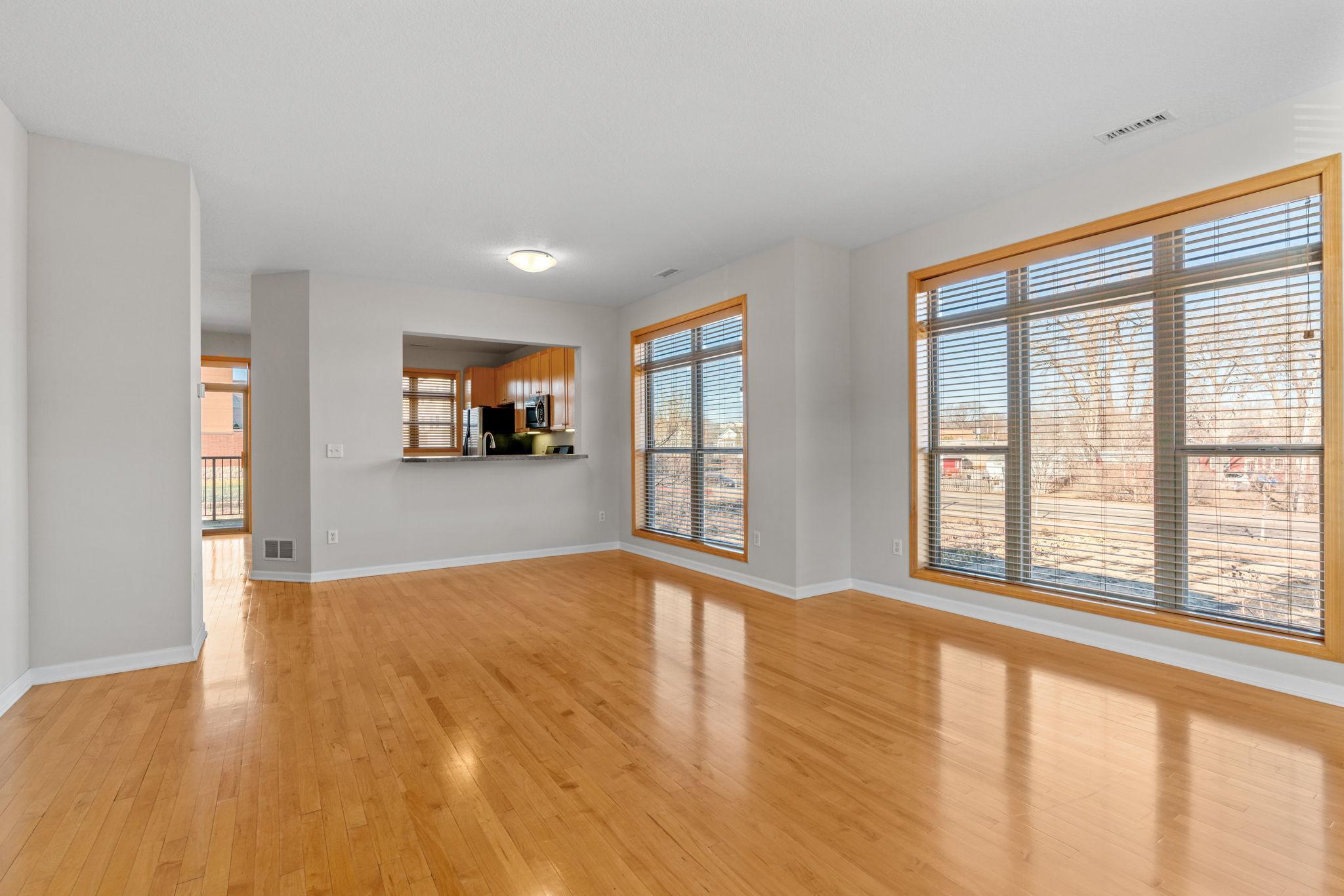 731 Mercer Street St. Paul, MN 55102 - Photo 5 of 39