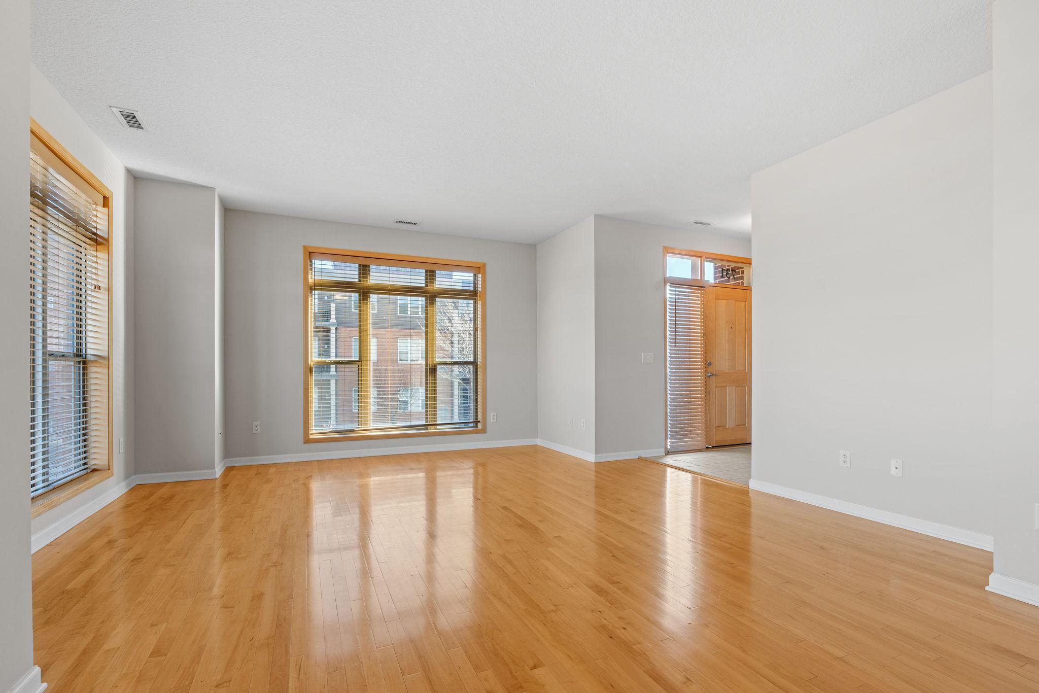 731 Mercer Street St. Paul, MN 55102 - Photo 7 of 39