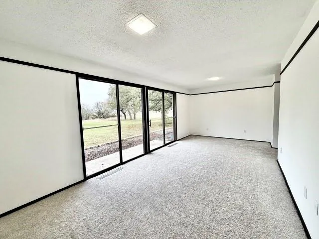 $379,900 | 424 South Comanche Drive, De Leon, TX 76444