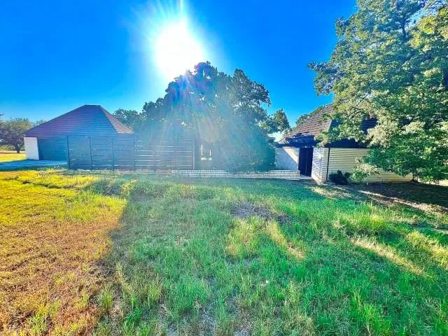 $379,900 | 424 South Comanche Drive, De Leon, TX 76444