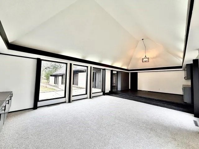 $379,900 | 424 South Comanche Drive, De Leon, TX 76444