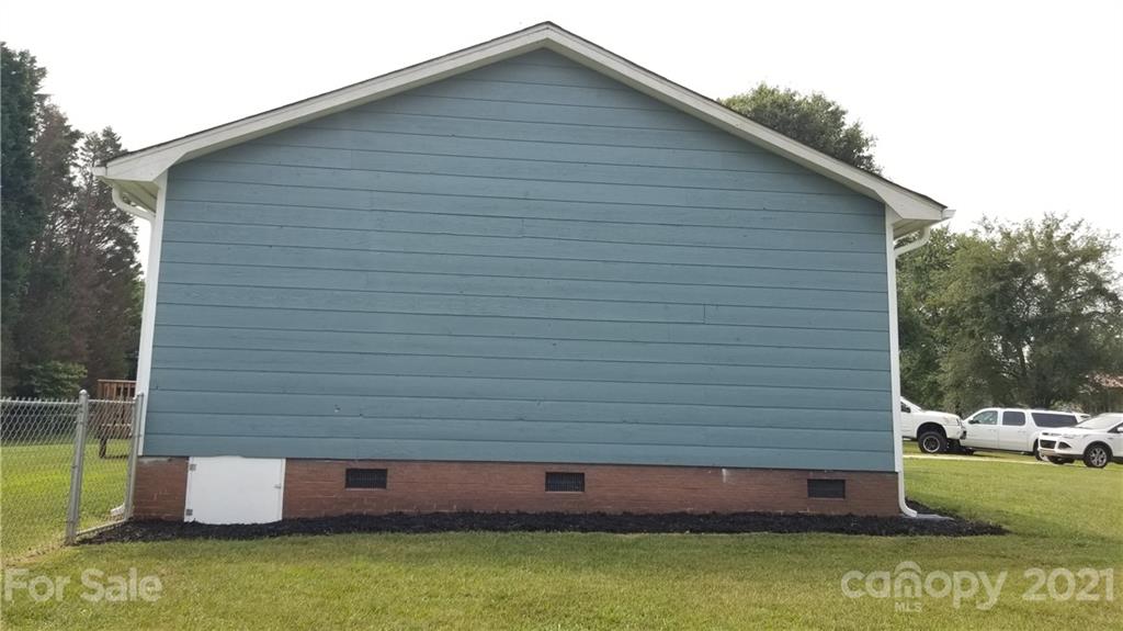 2126 Rover Street Newton, NC 28658 - Photo 4 of 48 Gallery Image 4