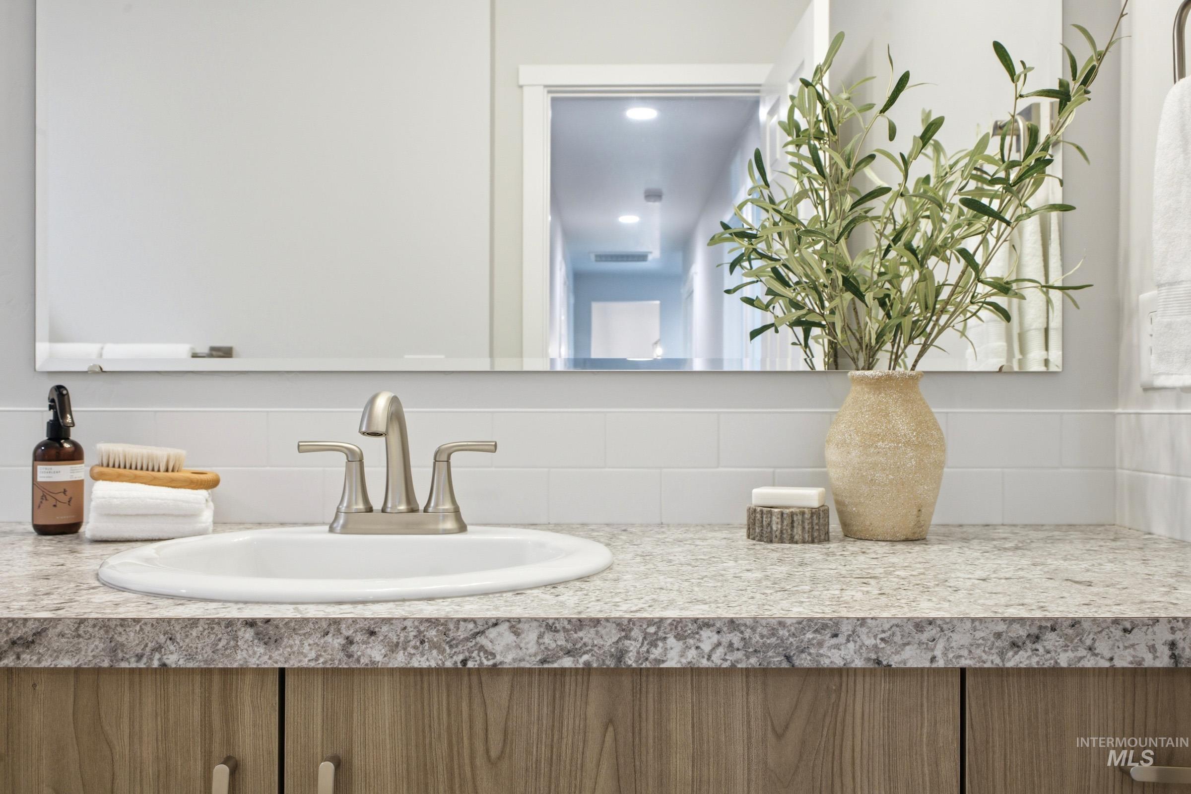 1641 Dyer Street Middleton, ID 83644 - Photo 22 of 29 Bathroom view of vanity