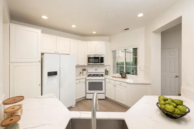 $1,399,000 | 106 Camerota Way, Redwood Shores, CA 94065