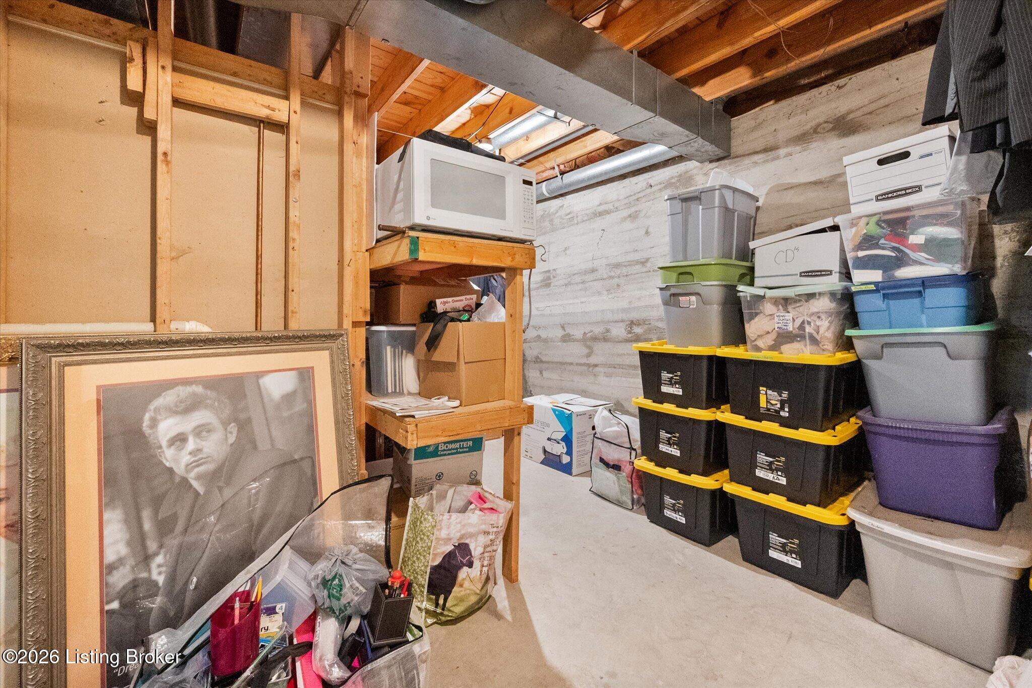 5407 Navajo Road Louisville, KY 40207 - Photo 27 of 33 Storage