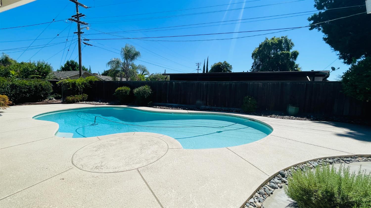 712 Leytonstone Avenue Modesto, CA 95355 - Photo 2 of 32