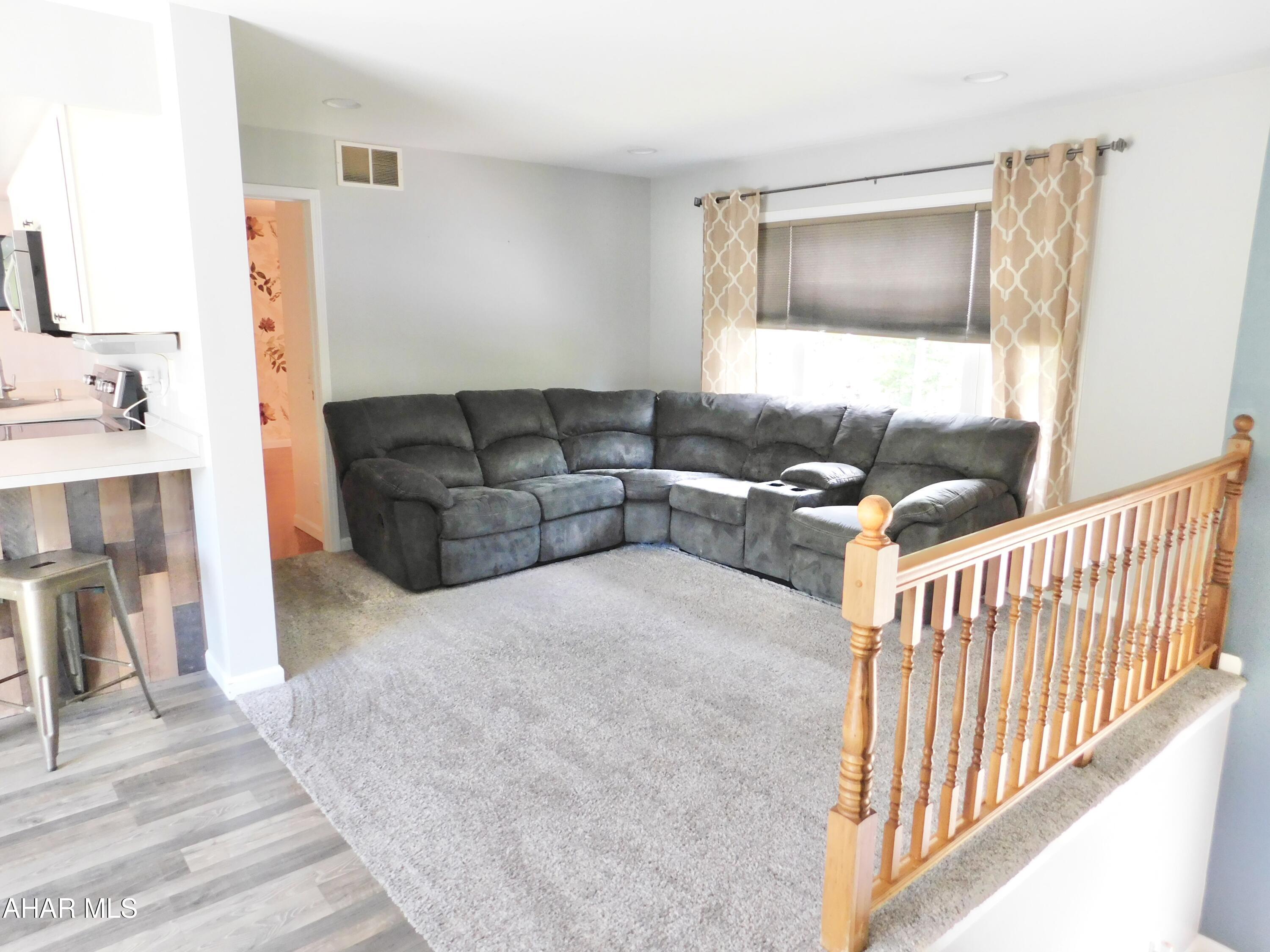 2037 Reightown Road Tyrone, PA 16686 - Photo 5 of 46 Living room