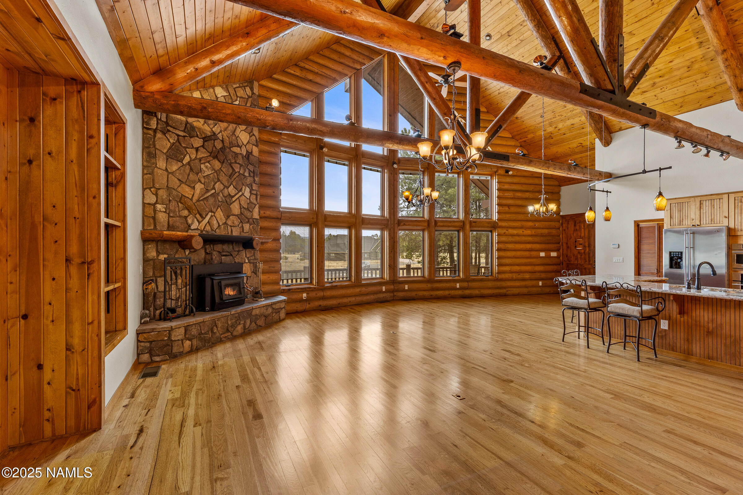 4536 Brackin Ranch Road Flagstaff, AZ 86001 - Photo 17 of 56 Living Room