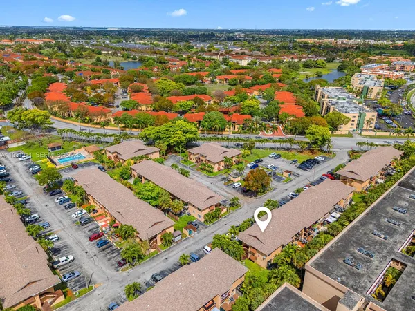 $2,700 | 6854 Northwest 173rd Drive, Unit 210, Hialeah, FL 33015