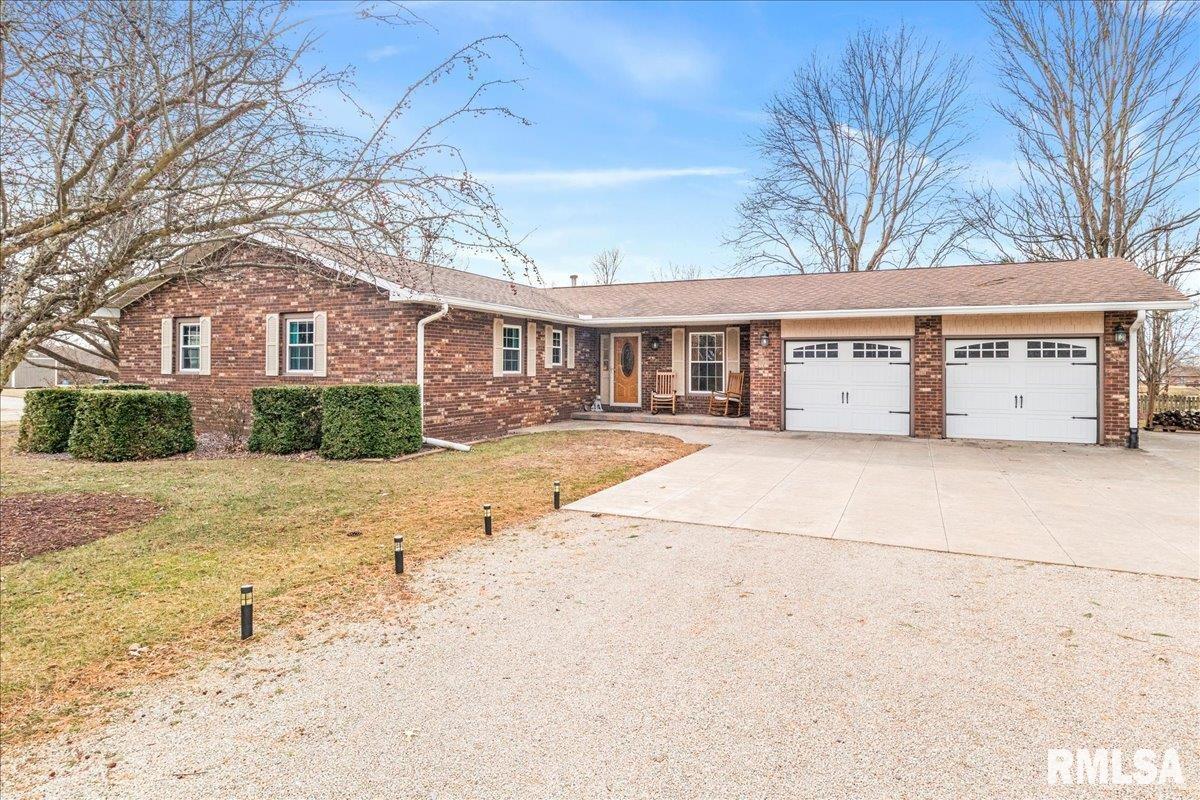 23171 Beulah Drive Athens, IL 62613 - Photo 1 of 37